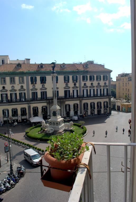 Relais Piazza Dei Martiri Bed and Breakfast Neapel Rum bild