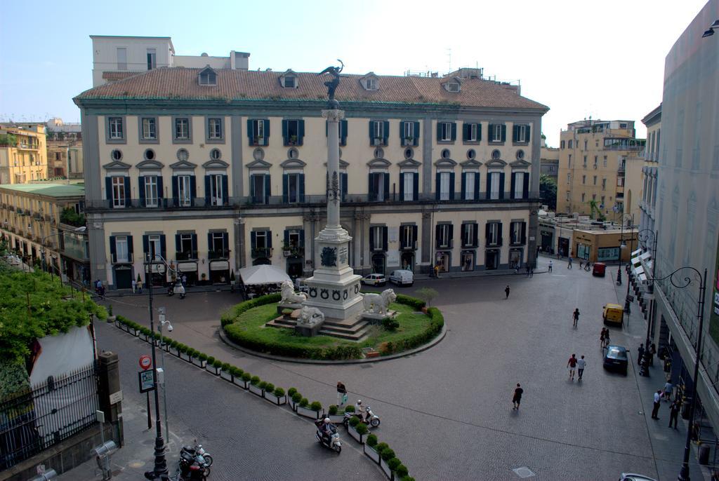 Relais Piazza Dei Martiri Bed and Breakfast Neapel Rum bild